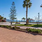A&n Grand Seafront Panoramic Apartament